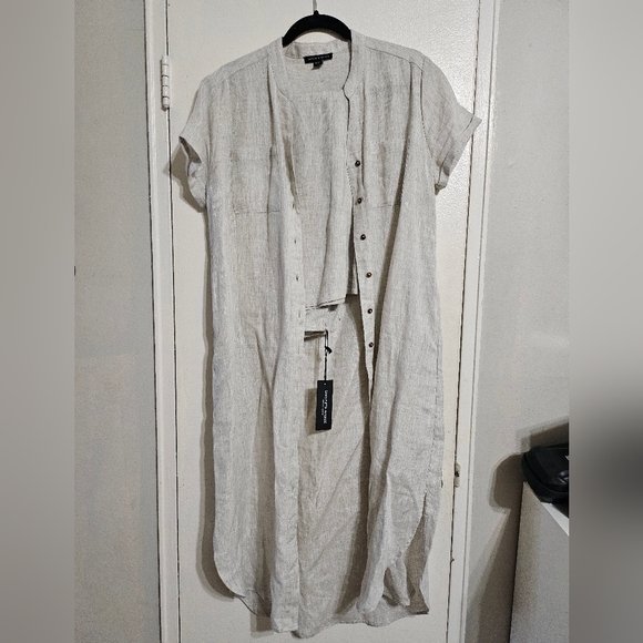 Saks Fifth Avenue Light Gray Casual Button Down Shirt - Picture 1 of 4